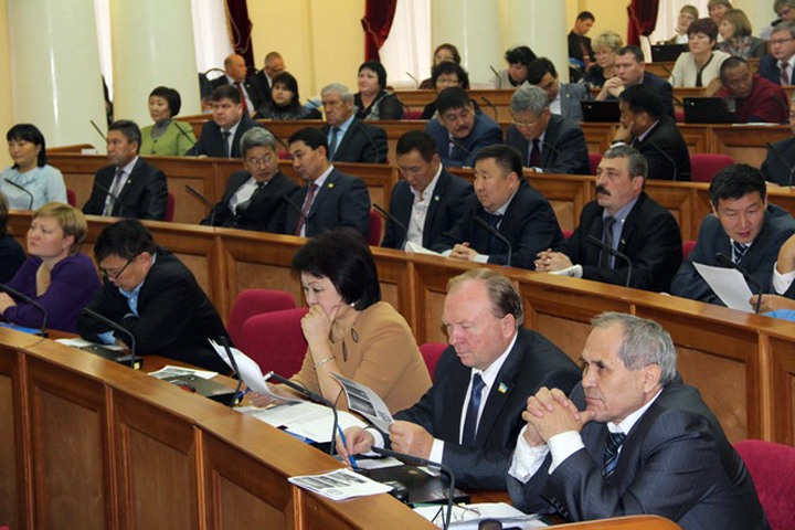 Бурятские депутаты попросят Путина заморозить тарифы ЖКХ Бурятские депутаты попросят Путина заморозить тарифы ЖКХ