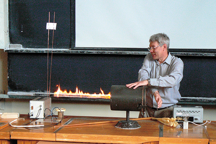 СУНЦ НГУ почти на четверть повысил плату ученикам из-за недостатка финансирования СУНЦ НГУ почти на четверть повысил плату ученикам из-за недостатка финансирования