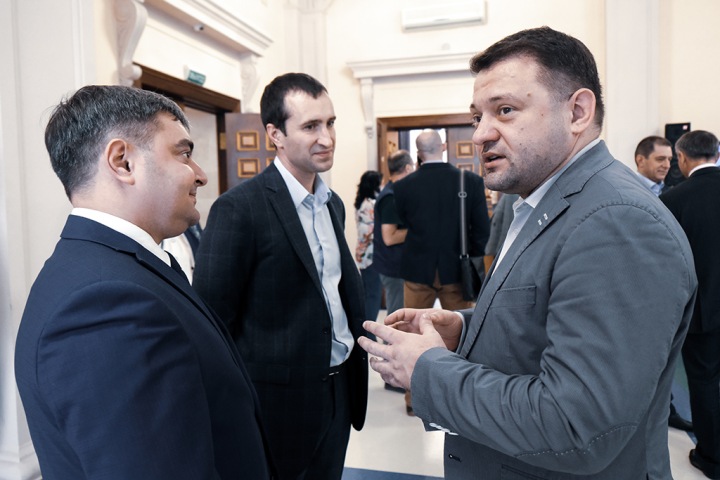 «Перехитрили вы нас»: оппозицию не пустили в руководство горсовета Новосибирска