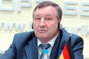 Алтайские журналисты не стали раздеваться для губернатора Карлина Алтайские журналисты не стали раздеваться для губернатора Карлина