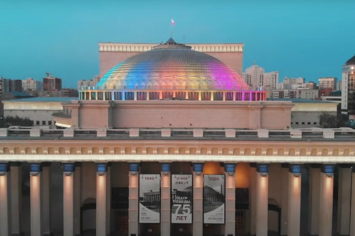 Взбесившаяся подсветка. 1426 прожекторов за 412 миллионов