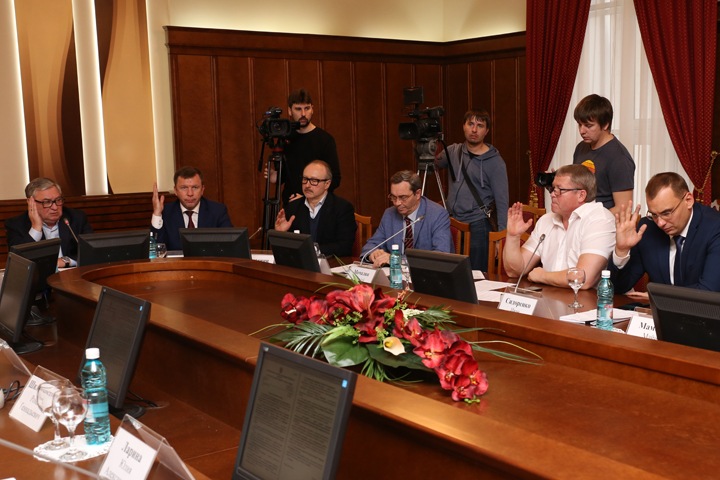 Новосибирские депутаты признали вмешательство властей в конкурс по выбору «мусорного» регоператора Новосибирские депутаты признали вмешательство властей в конкурс по выбору «мусорного» регоператора