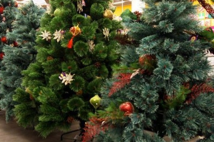 Причины отдать предпочтение искусственной елке