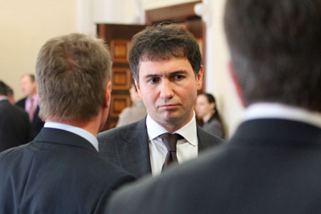 Участники общественных слушаний одобрили переход к мажоритарной системе на выборах в горсовет Новосибирска Участники общественных слушаний одобрили переход к мажоритарной системе на выборах в горсовет Новосибирска