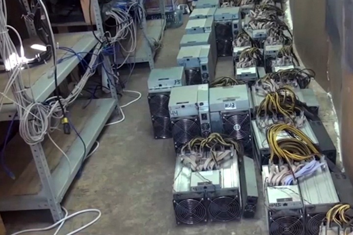 Иркутяне обокрали ферму для майнинга криптовалюты