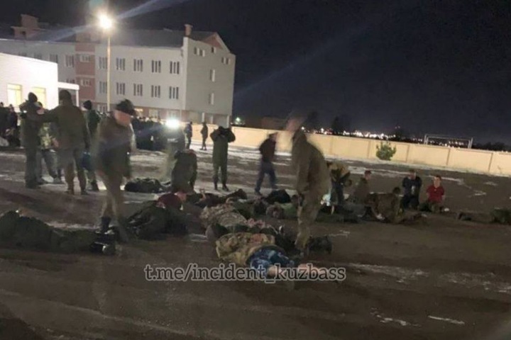 Массовая драка мобилизованных произошла в Кузбассе Массовая драка мобилизованных произошла в Кузбассе