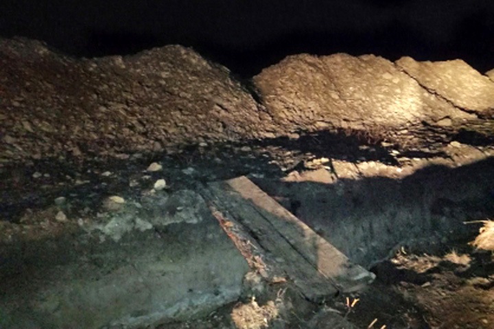 Жительница Алтая разбилась насмерть, упав в вырытую летом траншею Жительница Алтая разбилась насмерть, упав в вырытую летом траншею