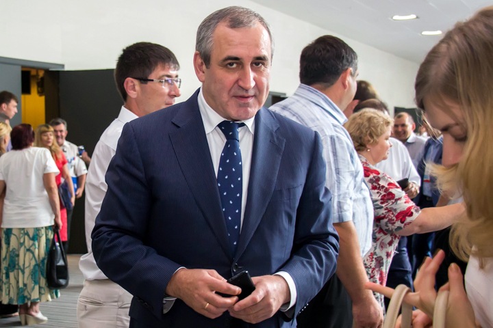 Неверов не думает становиться новым Тулеевым Неверов не думает становиться новым Тулеевым