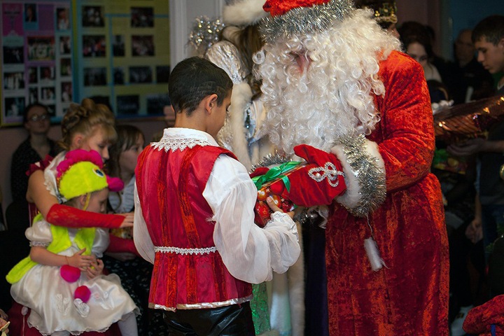 Сироты из Новосибирска мечтают о новогодних подарках, как у «домашних» детей