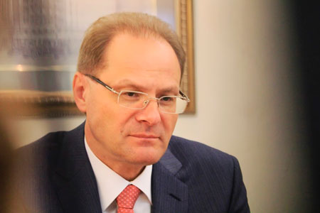 Следователи провели ночь в квартире бывшего новосибирского губернатора Василия Юрченко Следователи провели ночь в квартире бывшего новосибирского губернатора Василия Юрченко