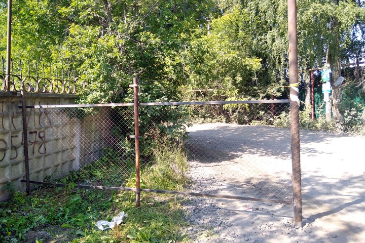 Тысячи новосибирцев пытаются оставить без доступа к дачам