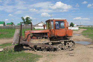 Пьяный житель Забайкальского края задавил бульдозером 10-летнего сына