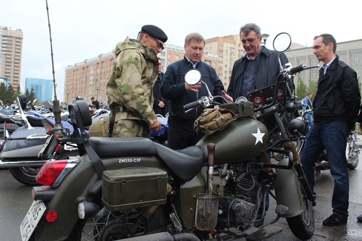 Аренда машин для сибирского полпредства обойдется почти в 2 млн Аренда машин для сибирского полпредства обойдется почти в 2 млн