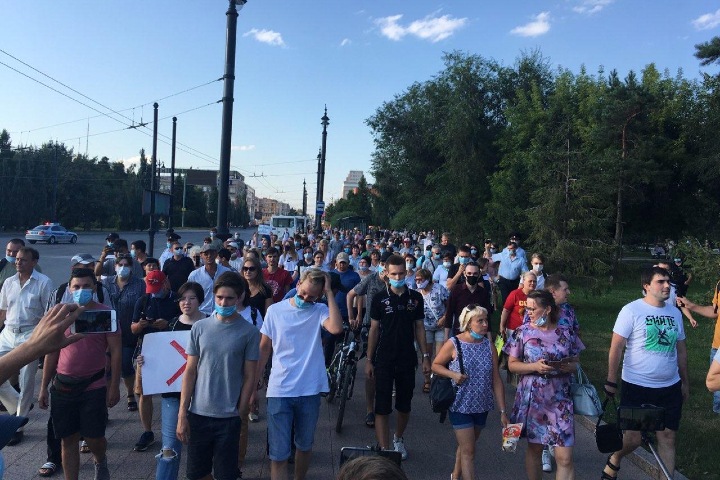 Сотни омичей вышли поддержать Хабаровск Сотни омичей вышли поддержать Хабаровск