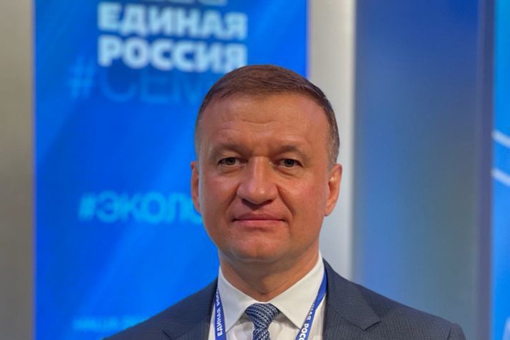 Переизбранный новосибирский депутат Госдумы предложил лишать мандатов всех, кто когда-либо работал с Навальным Переизбранный новосибирский депутат Госдумы предложил лишать мандатов всех, кто когда-либо работал с Навальным