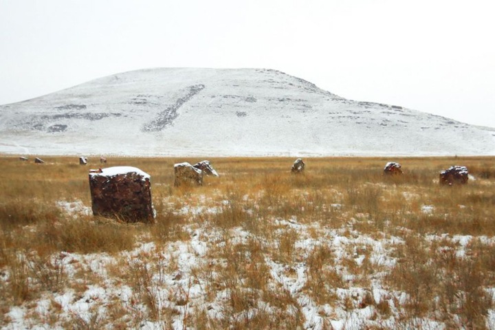 Неизвестный археологический памятник нашли после комментария в соцсетях главы Хакасии Неизвестный археологический памятник нашли после комментария в соцсетях главы Хакасии