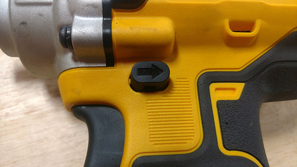 Гайковерт Деволт DCF894H