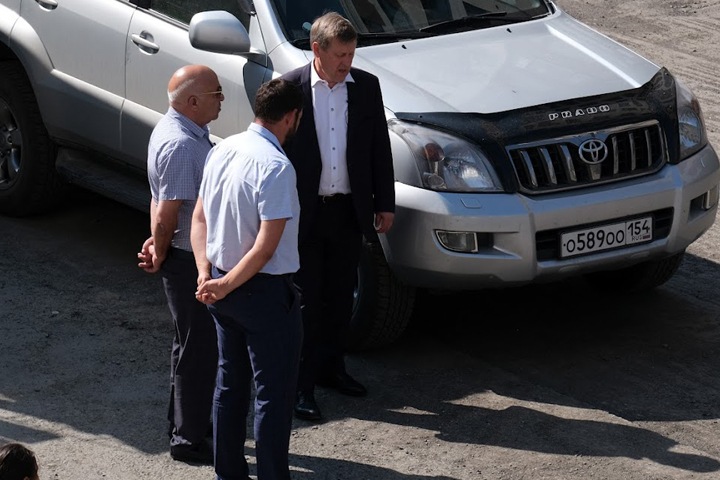 Мэрия Новосибирска не пустила журналиста крупнейшего СМИ на заседание по проблемам дорог Мэрия Новосибирска не пустила журналиста крупнейшего СМИ на заседание по проблемам дорог