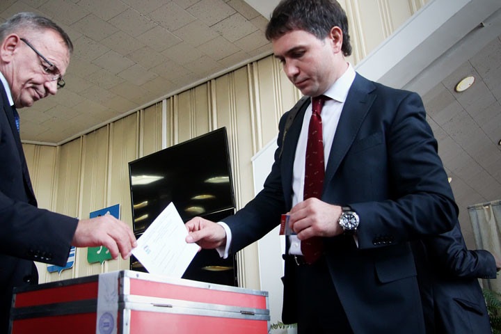 Новосибирский горсовет обсудит отставку своих депутатов