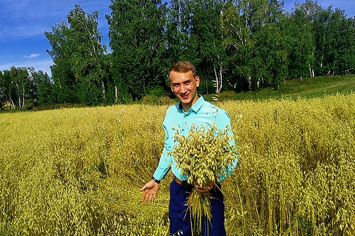 Красноярский студент выиграл выборы у единоросса и тут же получил повестку в армию Красноярский студент выиграл выборы у единоросса и тут же получил повестку в армию