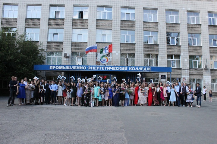 Преподавателя новосибирского колледжа уволили после участия в акции в поддержку Навального Преподавателя новосибирского колледжа уволили после участия в акции в поддержку Навального