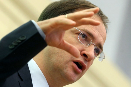 Минкультуры РФ попросило Новосибирскую оперу извиниться перед верующими за «Тангейзер» Минкультуры РФ попросило Новосибирскую оперу извиниться перед верующими за «Тангейзер»