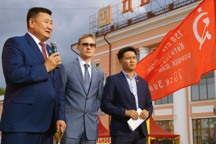 Сенатор Мархаев выдвинулся в мэры Улан-Удэ от КПРФ Сенатор Мархаев выдвинулся в мэры Улан-Удэ от КПРФ