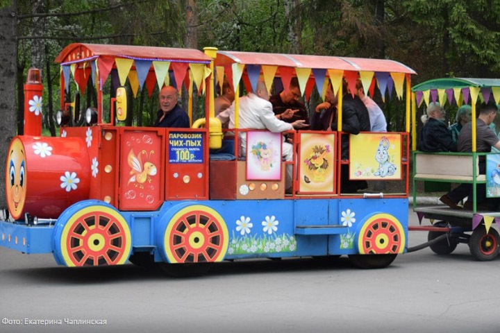 Омские депутаты провели совещание в детском паровозике Омские депутаты провели совещание в детском паровозике