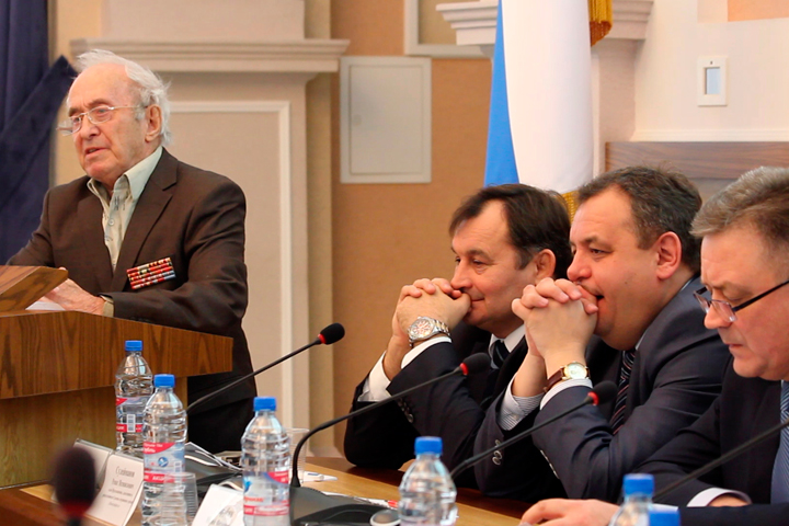 Слушания по смешанным выборам сохранили горсовету Новосибирска связь с избирателями