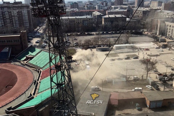 Загорелся главный стадион Новосибирска