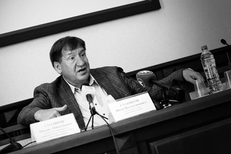 Иван Стариков собрал подписи для прохождения муниципального фильтра