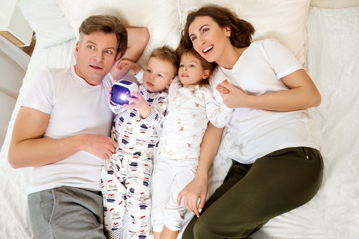 Онлайн-сервис «МегаФон.ТВ» шагнул с полки на потолок Онлайн-сервис «МегаФон.ТВ» шагнул с полки на потолок