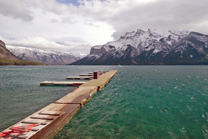 Путин поручил разработать программу сбережения Байкала