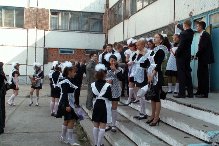 Родителей заставили покупать «бесплатные» тетради для новосибирских школьников