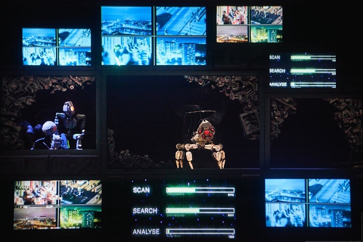 «Всемирное зло, которое обитает в сети»: новосибирский театр кукол поставил спектакль вместе с Роскомнадзором