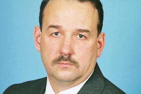 Глава района в Омской области заплатил компании своего сына 4 млн рублей за несуществующий ремонт дорог Глава района в Омской области заплатил компании своего сына 4 млн рублей за несуществующий ремонт дорог