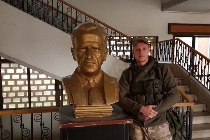 Воевавший в Сирии спецназовец из Новосибирска погиб в драке в Подмосковье Воевавший в Сирии спецназовец из Новосибирска погиб в драке в Подмосковье