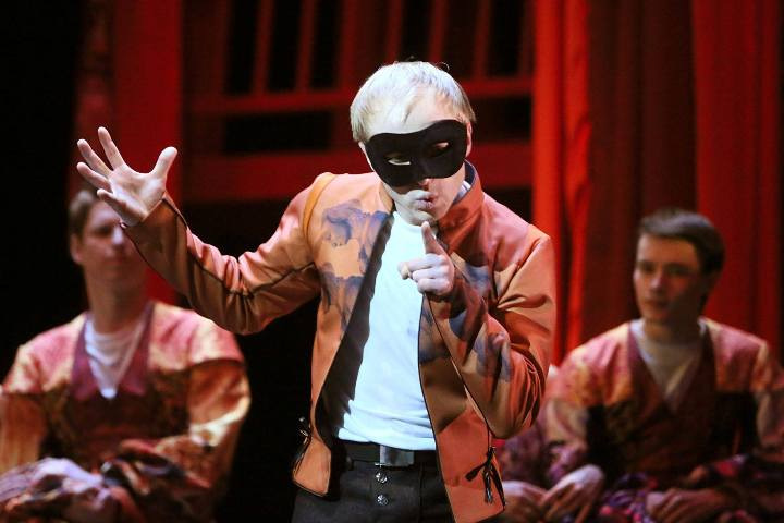 Победившие на «Золотой маске» спектакли покажут на большом экране в Новосибирске Победившие на «Золотой маске» спектакли покажут на большом экране в Новосибирске