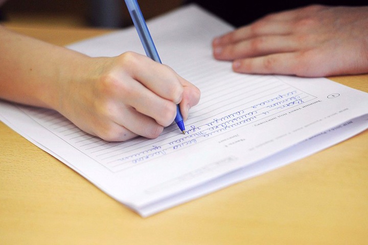 Проверочную по русскому языку назначили во всех школах Забайкалья в день акции в поддержку Навального