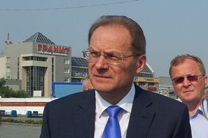 «Я иногда здесь езжу»: губернатор Юрченко объяснил мэрии Новосибирска, что не так на площади Маркса «Я иногда здесь езжу»: губернатор Юрченко объяснил мэрии Новосибирска, что не так на площади Маркса