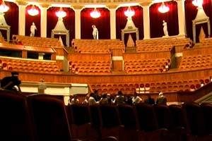 Ровесник Великой Победы: экскурсия по Новосибирскому театру оперы и балета