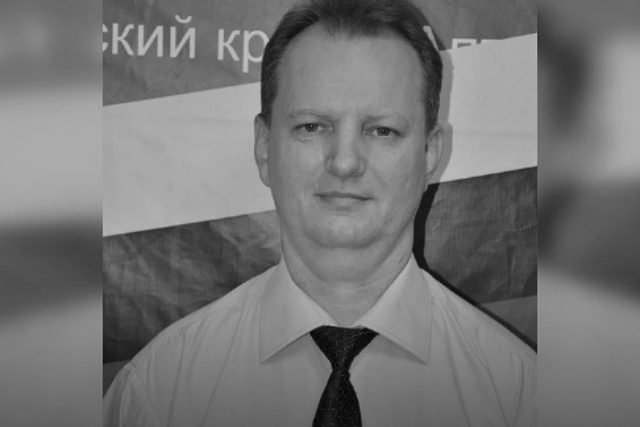 Отравление могло стать причиной гибели семьи чиновника на турбазе в Алтайском крае Отравление могло стать причиной гибели семьи чиновника на турбазе в Алтайском крае