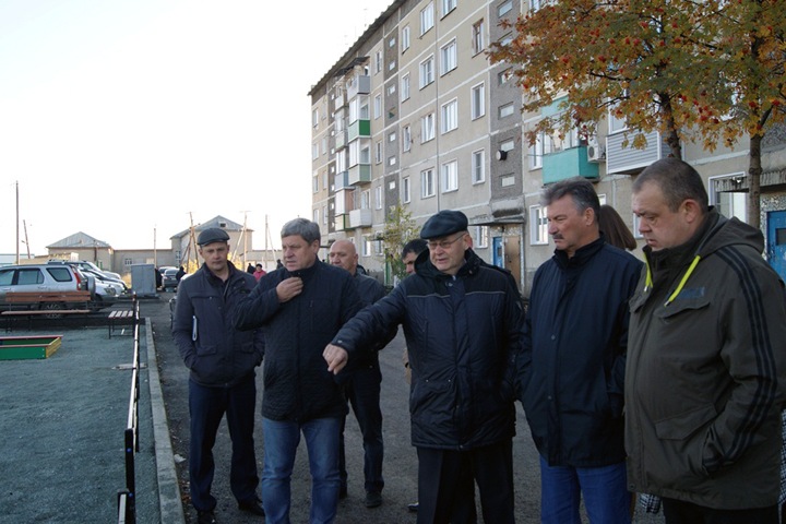 Депутаты заксобрания нашли недоработки в благоустройстве Барабинска Депутаты заксобрания нашли недоработки в благоустройстве Барабинска