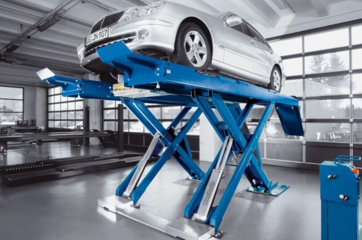 Особенности эксплуатации гидравлических подъемников для СТО