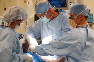 Врачи новосибирской облбольницы провели уникальную операцию по извлечению пули из головы ребенка