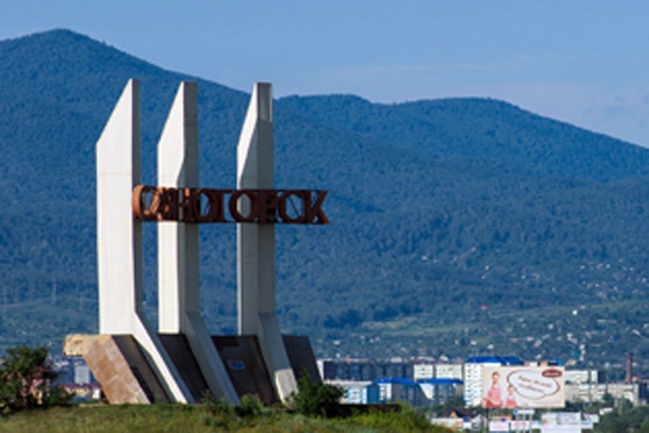 Одна пьяная мать избила маленькую дочь, вторая — не кормила сына в Саяногорске Одна пьяная мать избила маленькую дочь, вторая — не кормила сына в Саяногорске