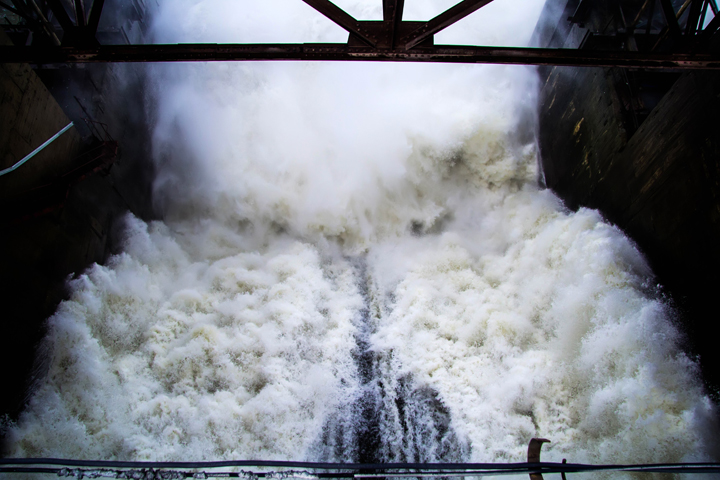 Новосибирская ГЭС увеличивает водосбросы: дачников просят эвакуироваться Новосибирская ГЭС увеличивает водосбросы: дачников просят эвакуироваться