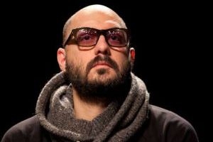 Режиссер «Отморозков» Кирилл Серебренников: «Я не хочу всё время говорить, что во всём виноват Путин» Режиссер «Отморозков» Кирилл Серебренников: «Я не хочу всё время говорить, что во всём виноват Путин»