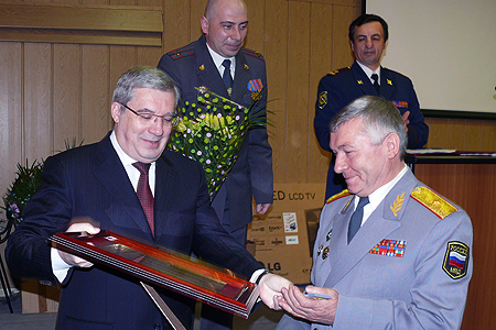 «Нашли должность хорошему человеку» — эксперты о назначении Прощалыкина вице-губернатором «Нашли должность хорошему человеку» — эксперты о назначении Прощалыкина вице-губернатором