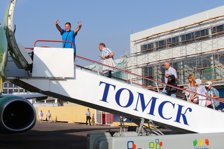 Очередная птица попала в двигатель самолета при посадке в Томске Очередная птица попала в двигатель самолета при посадке в Томске